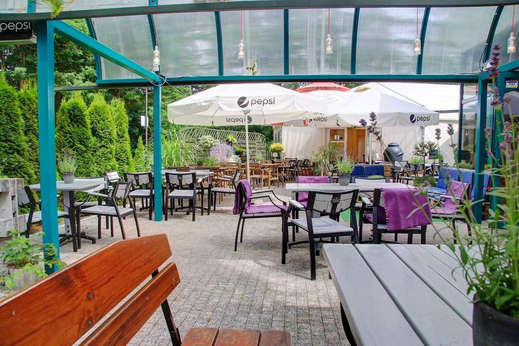 Hotel Kama Park Сєракув Екстер'єр фото