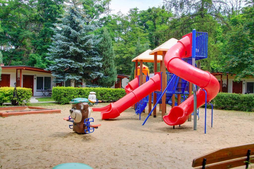 Hotel Kama Park Сєракув Екстер'єр фото